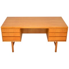 1960s Danish Oak Vintage Desk by Gunni Omann