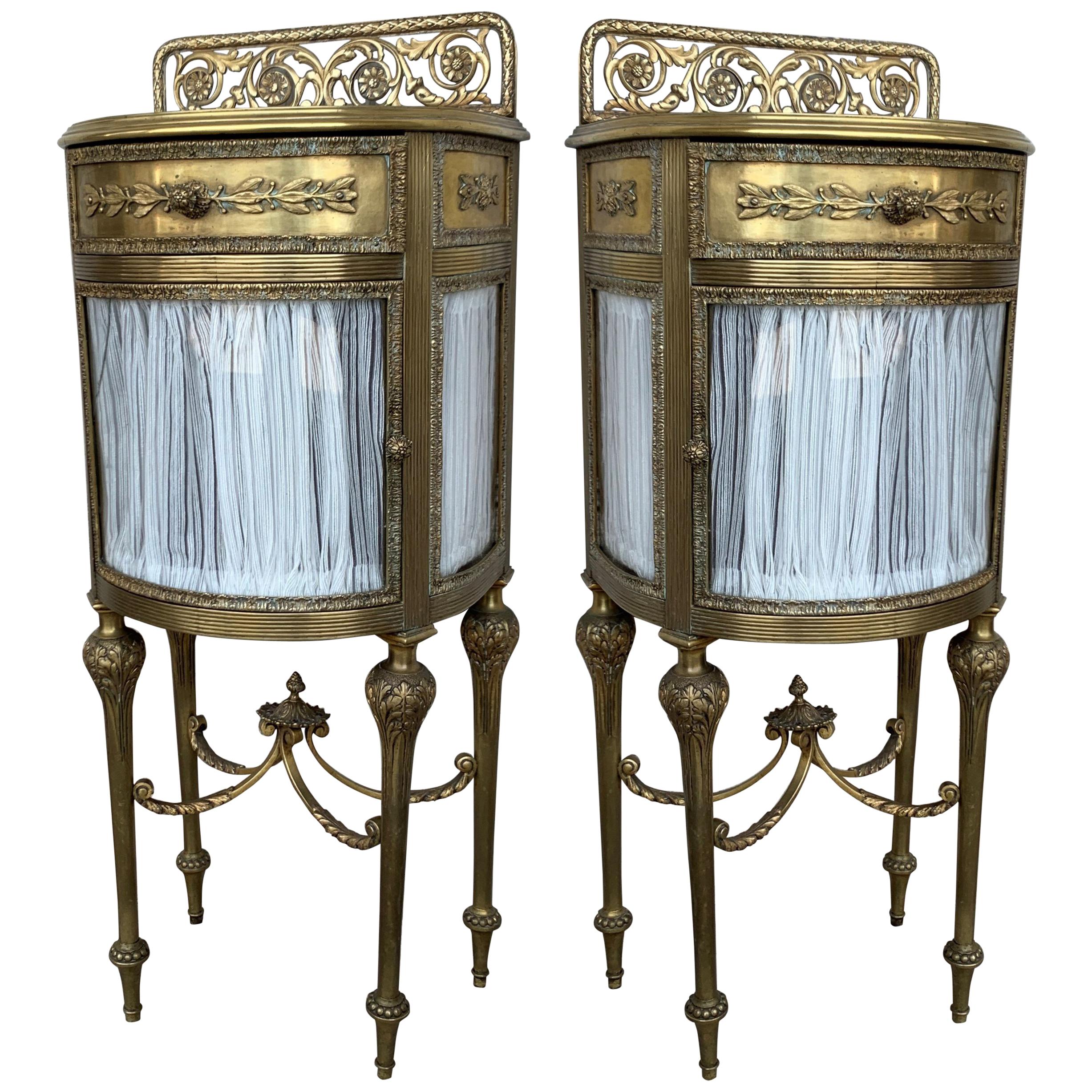 Louis XVI Pair of Bronze Vitrine Nightstand with Curved Glass Door and Drawer