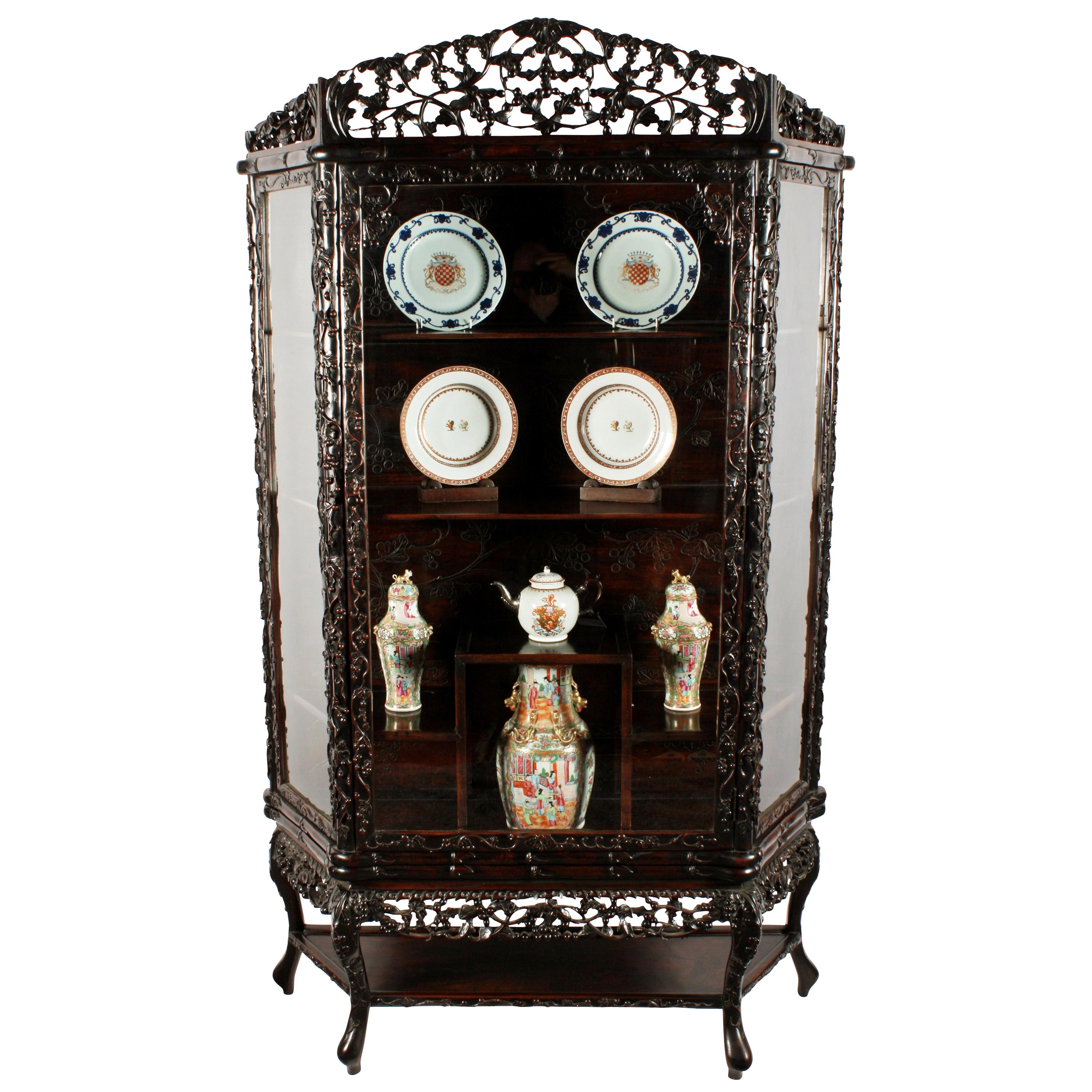 20th Century Chinese Carved Rosewood Display Cabinet/Vitrine For Sale