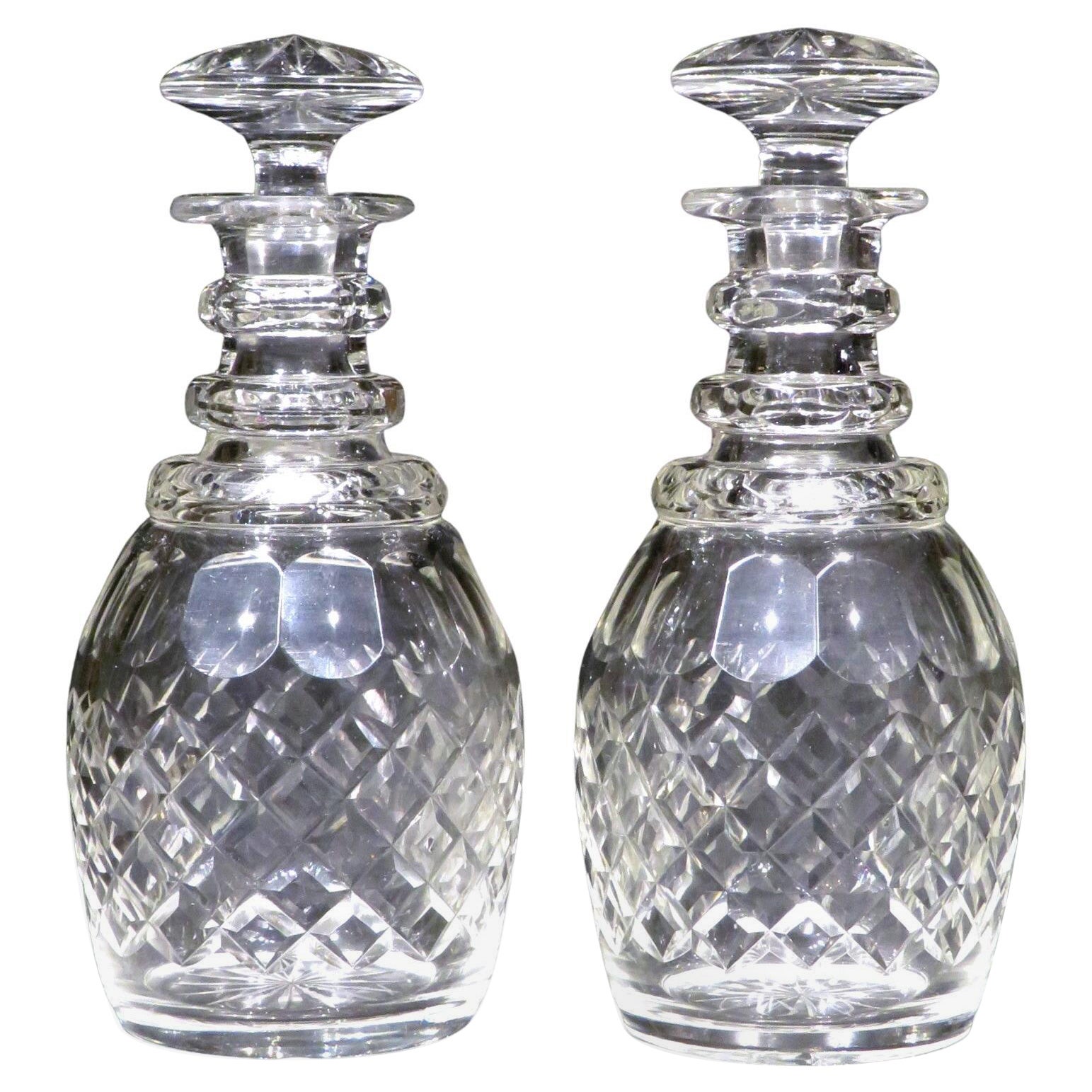 Very Good Pair of William IV Cut Glass Spirit Decanters, England circa 1835 For Sale