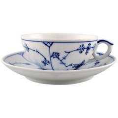 Tasse à thé simple cannelée bleue Royal Copenhagen avec soucoupe n° 1/76. 3 ensembles