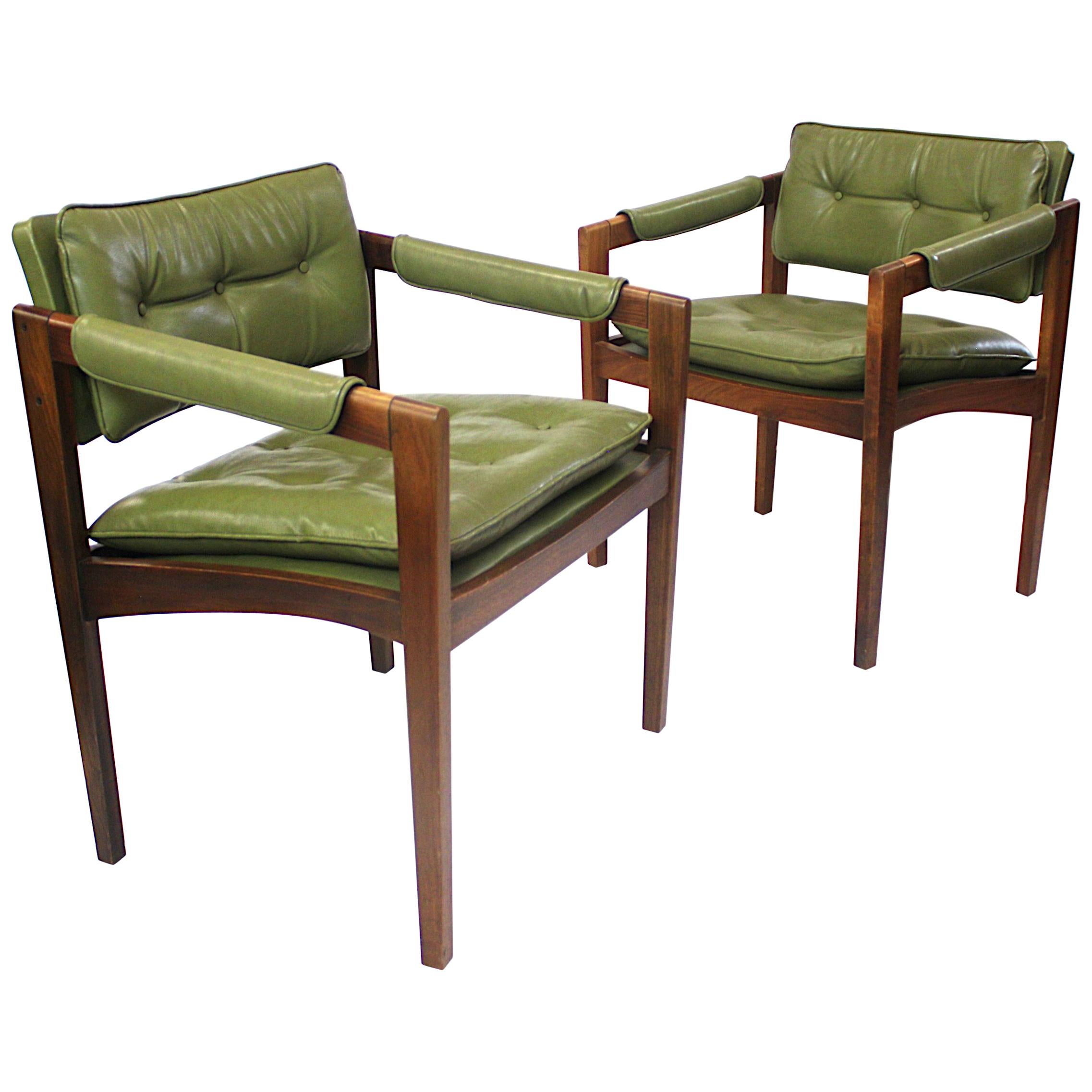Unusual Pair of Green Mid-Century Modern Lounge Chairs by Glenn of California