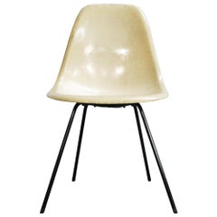 Original Midcentury White Herman Miller Eames Fiberglass Shell Chair Iron X Base