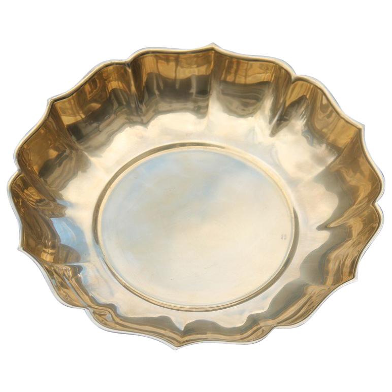 Round Baroque Scalloped Tray in Solid Brass, 1970s Italian Design For Sale