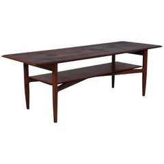 Table de canapé Ib Kofod-Larsen:: bois de rose:: Slagelse Møbelværk:: années 1950