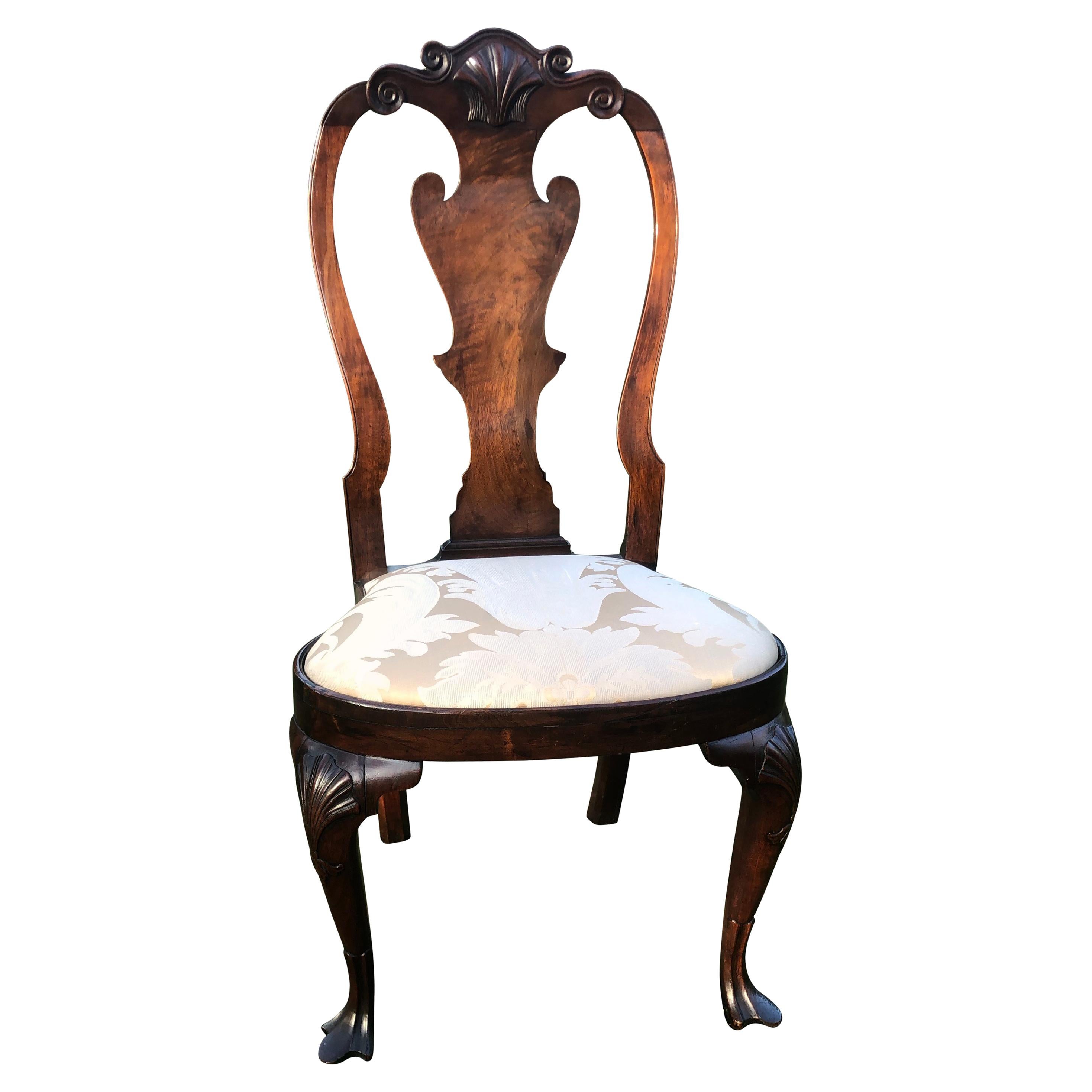 Queen Anne Carved Walnut Side Chair, Philadelphia, circa 1750 For Sale