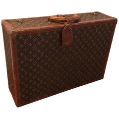 Louis Vuitton bisten trunk Travel Case/Overseas Suitcase, LV Monogram Hard  Case' For Sale at 1stDibs