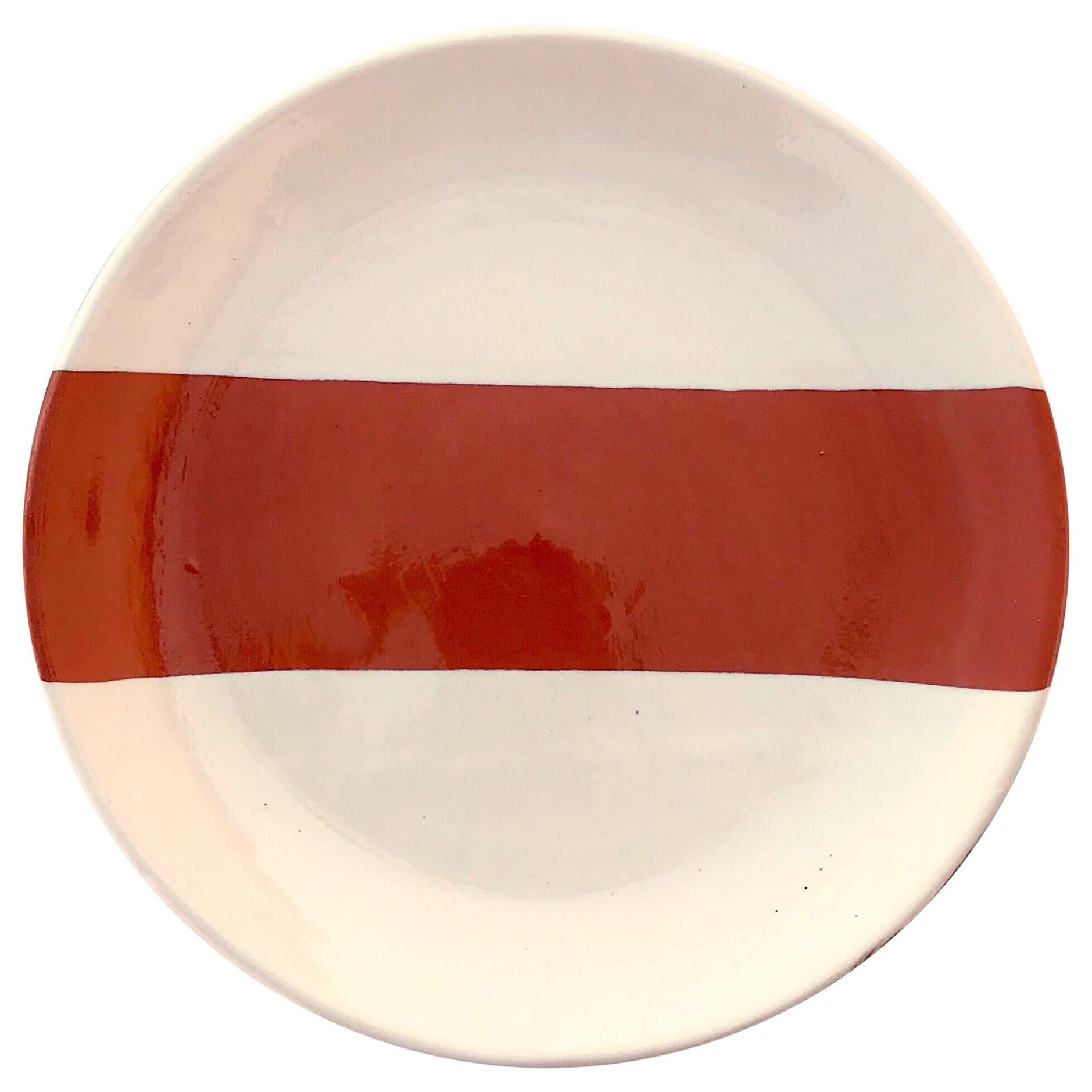 Handgefertigter rechteckiger Salatteller aus Keramik in Terrakotta und Weiß, auf Lager im Angebot