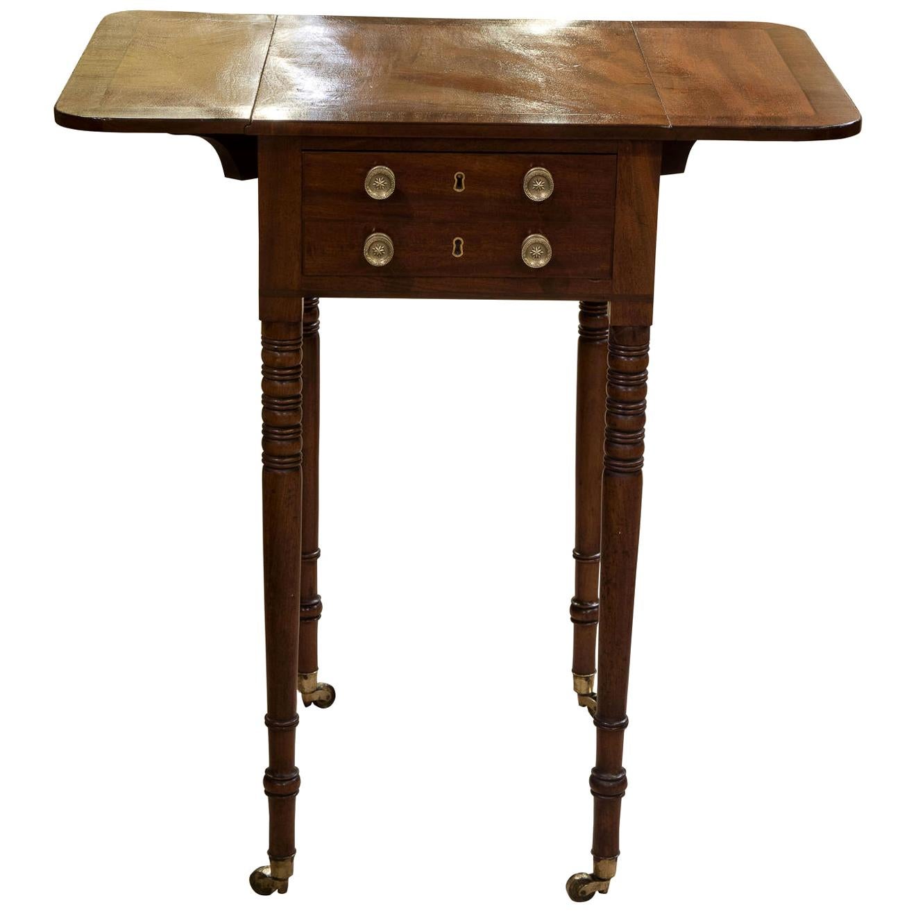 A Fine Mahogany and Crossbanded dropleaf Worktable c1810 For Sale