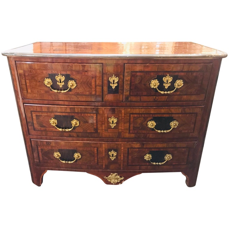 18th Century French Regence Inlaid Walnut Commode For Sale at 1stDibs