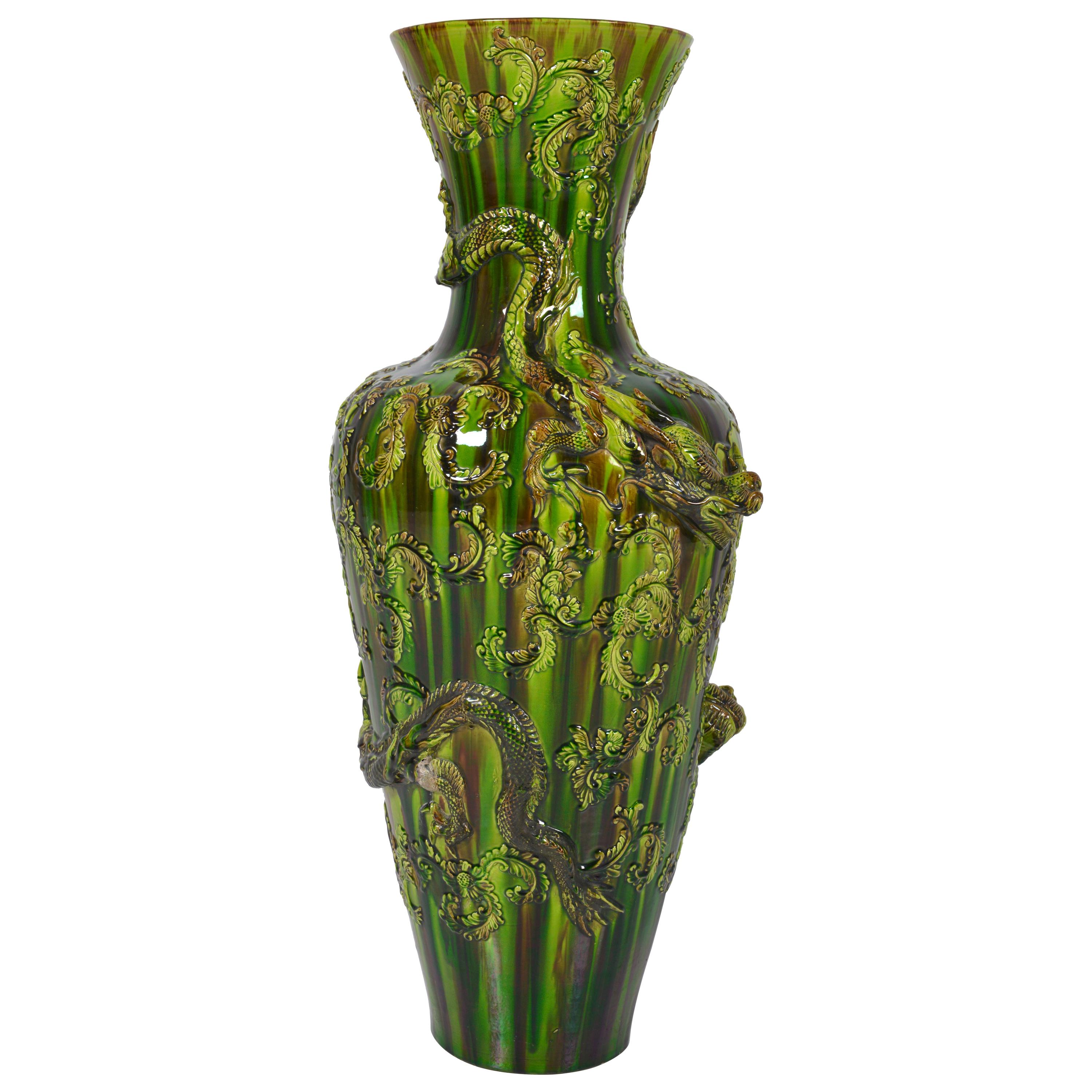 Japanese Majolica Dragon Awaji Vase, circa 1920 For Sale