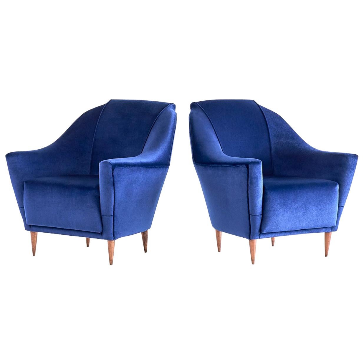 Pair of Ico Parisi Armchairs in Blue Velvet for Ariberto Colombo, Italy, 1951 For Sale