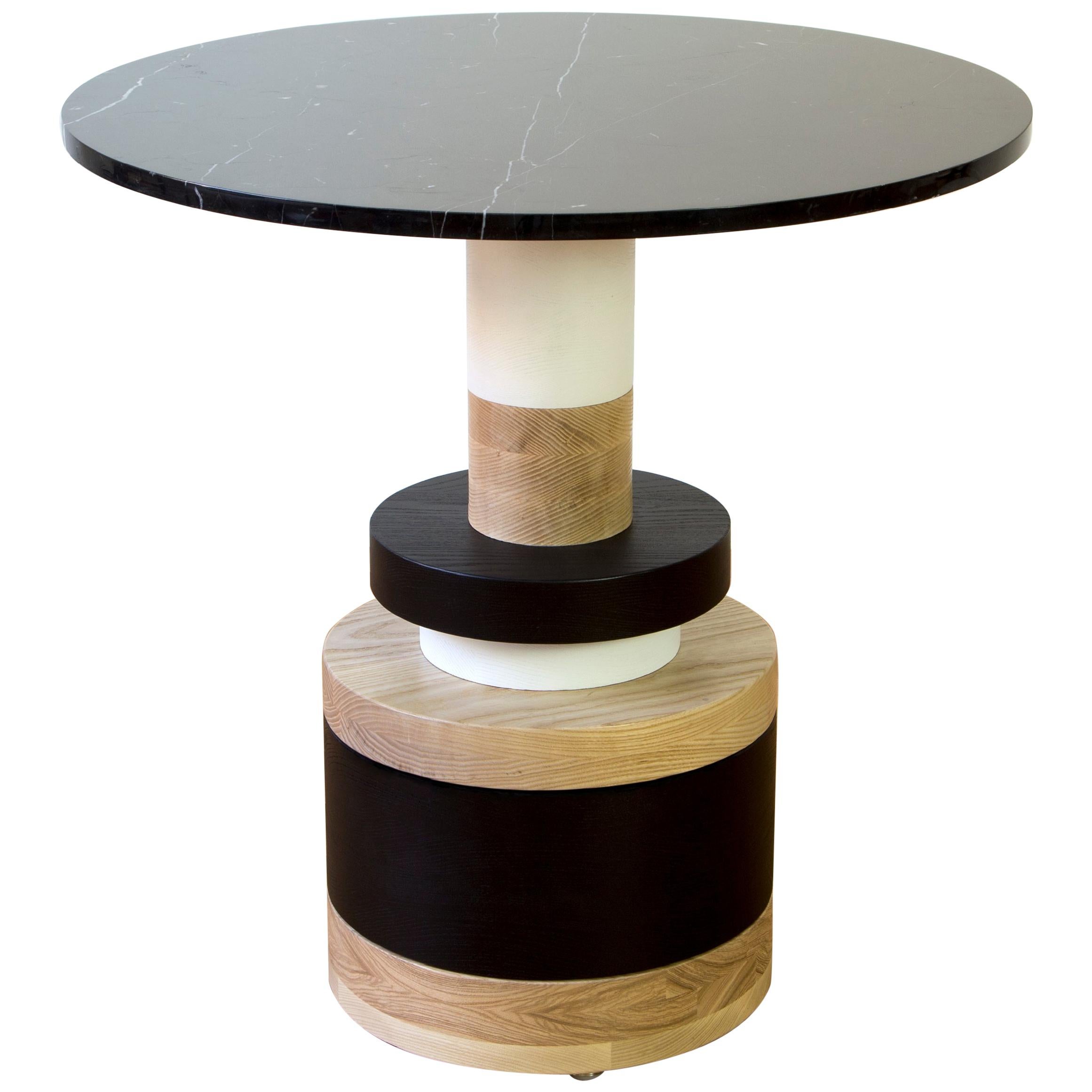 Table basse Sass de Souda, petite, avec plateau en marbre noir, fabriquée sur commande en vente