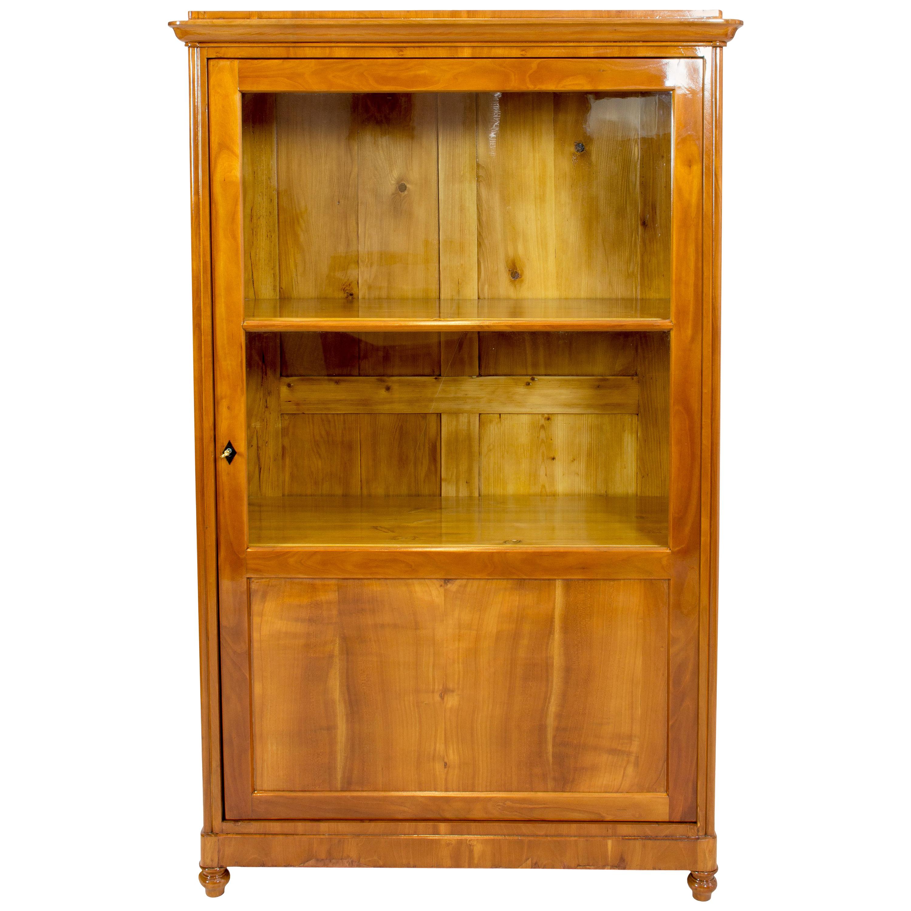 19th Century Biedermeier Cherry Showcase Cabinet / Vitrine