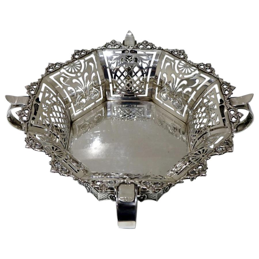 Mid-20th Century Modern Silver 835 Standard Large Dutch Dish, 1944-1945 For Sale