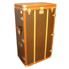 Very Rare Louis Vuitton Trunk in Monogram Canvas, Louis Vuitton Wardrobe-Pende