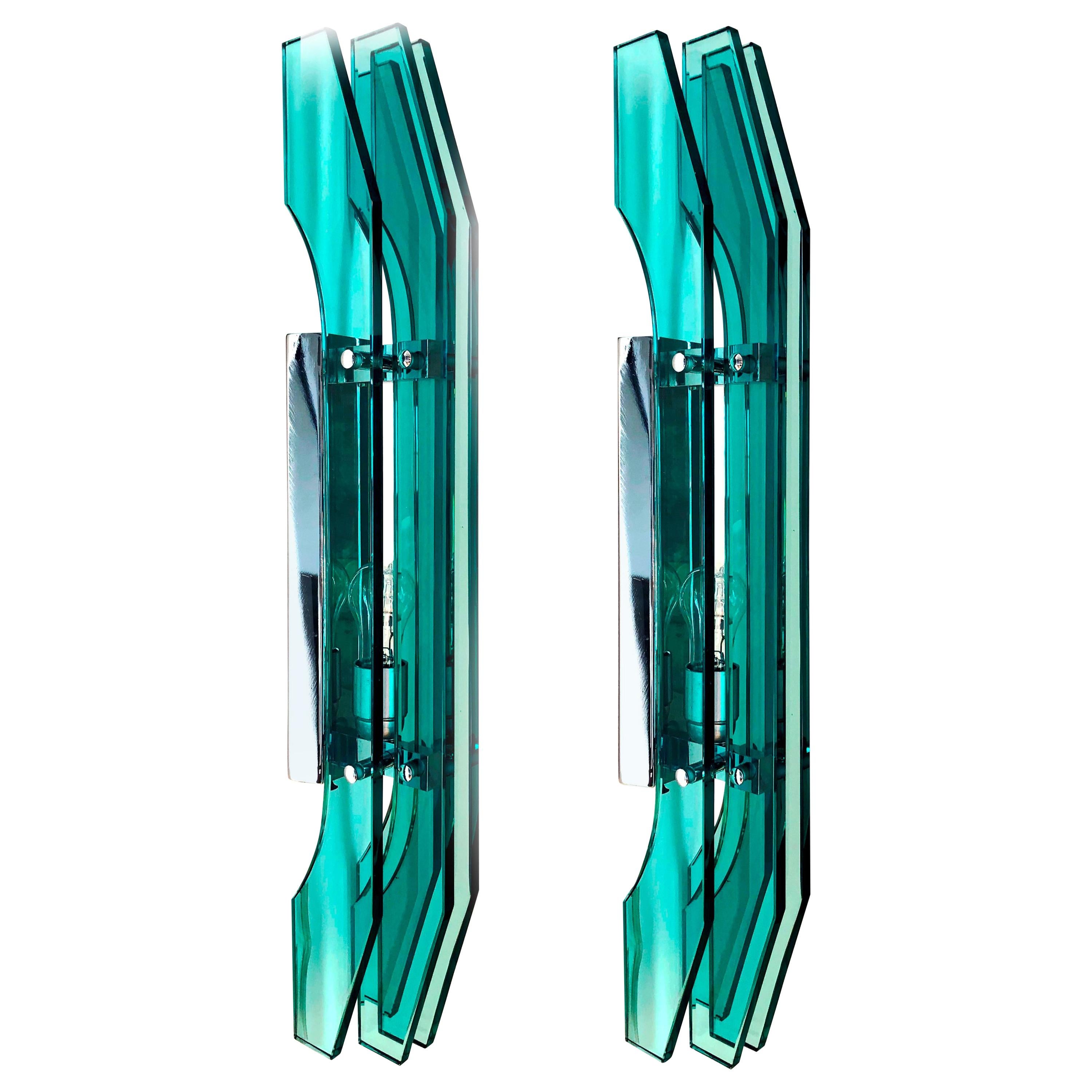 Large Elegant Emerald Green Pair of Wall Lights by Cristal Art, Italy, 1970s For Sale