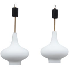 Coppia di lampadari Midcentury Design Italiano Stilnovo Vetro Bianco Ottone Oro