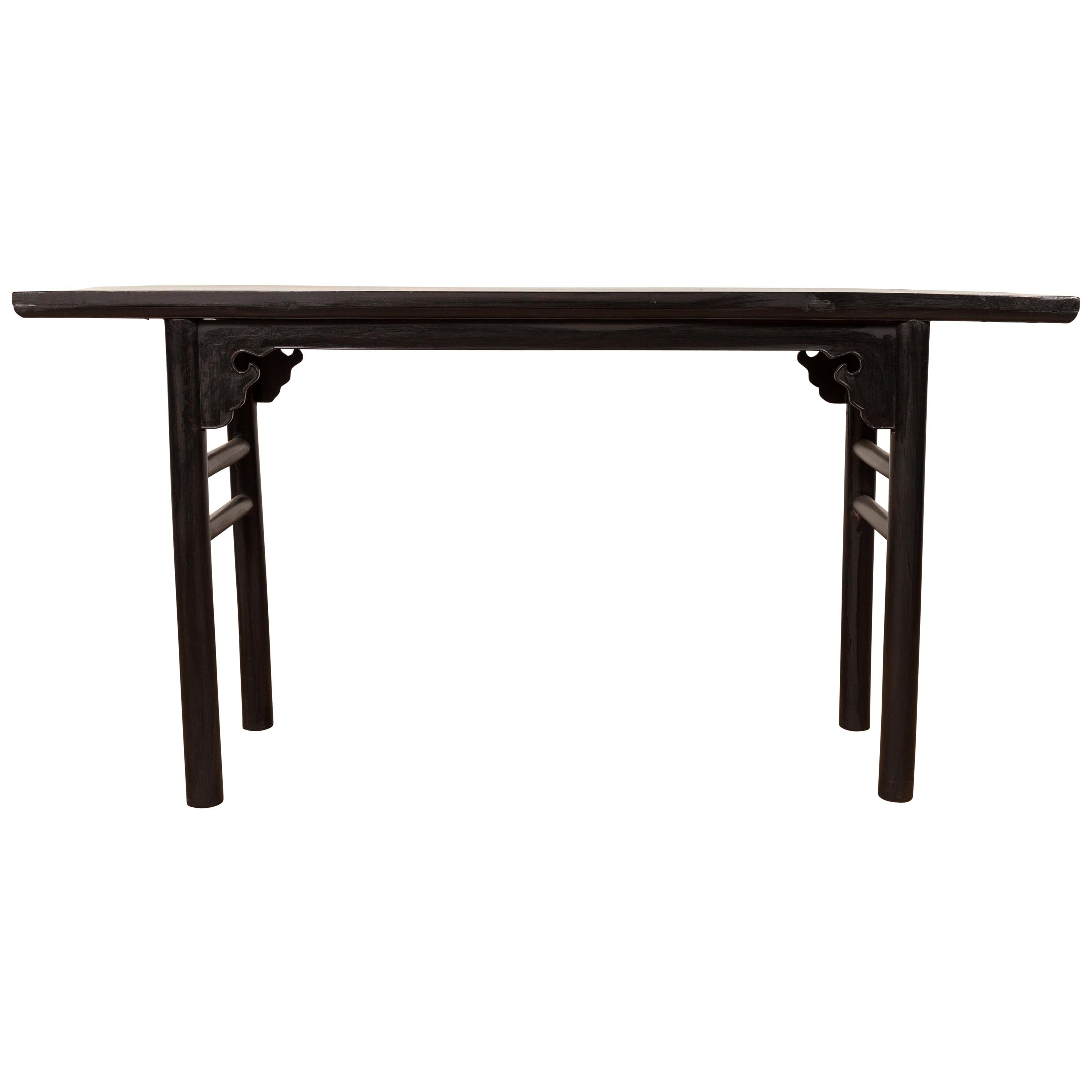 Chinese Qing Dynasty Style Black Altar Console Table with Cloud-Shaped Spandrels