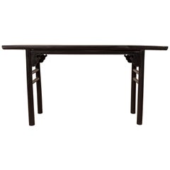 Chinese Qing Dynasty Style Black Altar Console Table with Cloud-Shaped Spandrels