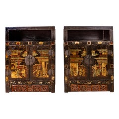 Zwei Vitrinen aus der Qing Dynasty des 19. Jahrhunderts mit handgemalten Motiven