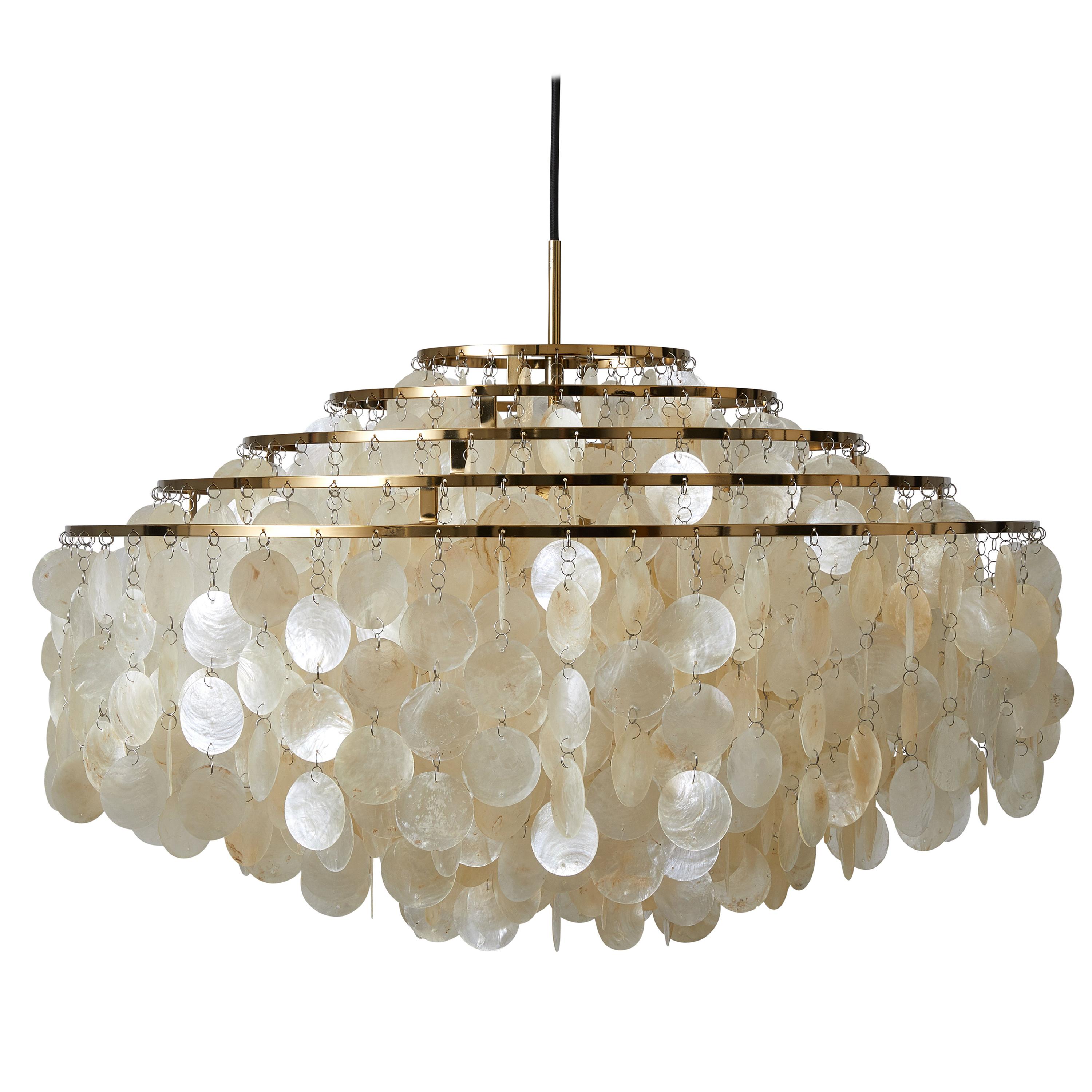 Fun 11DM Seashell Pendant Light with Brass Finish by Verner Panton