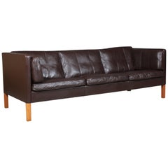 Børge Mogensen Three-Seat Sofa, Model 2443, Original Dark Brown Leather