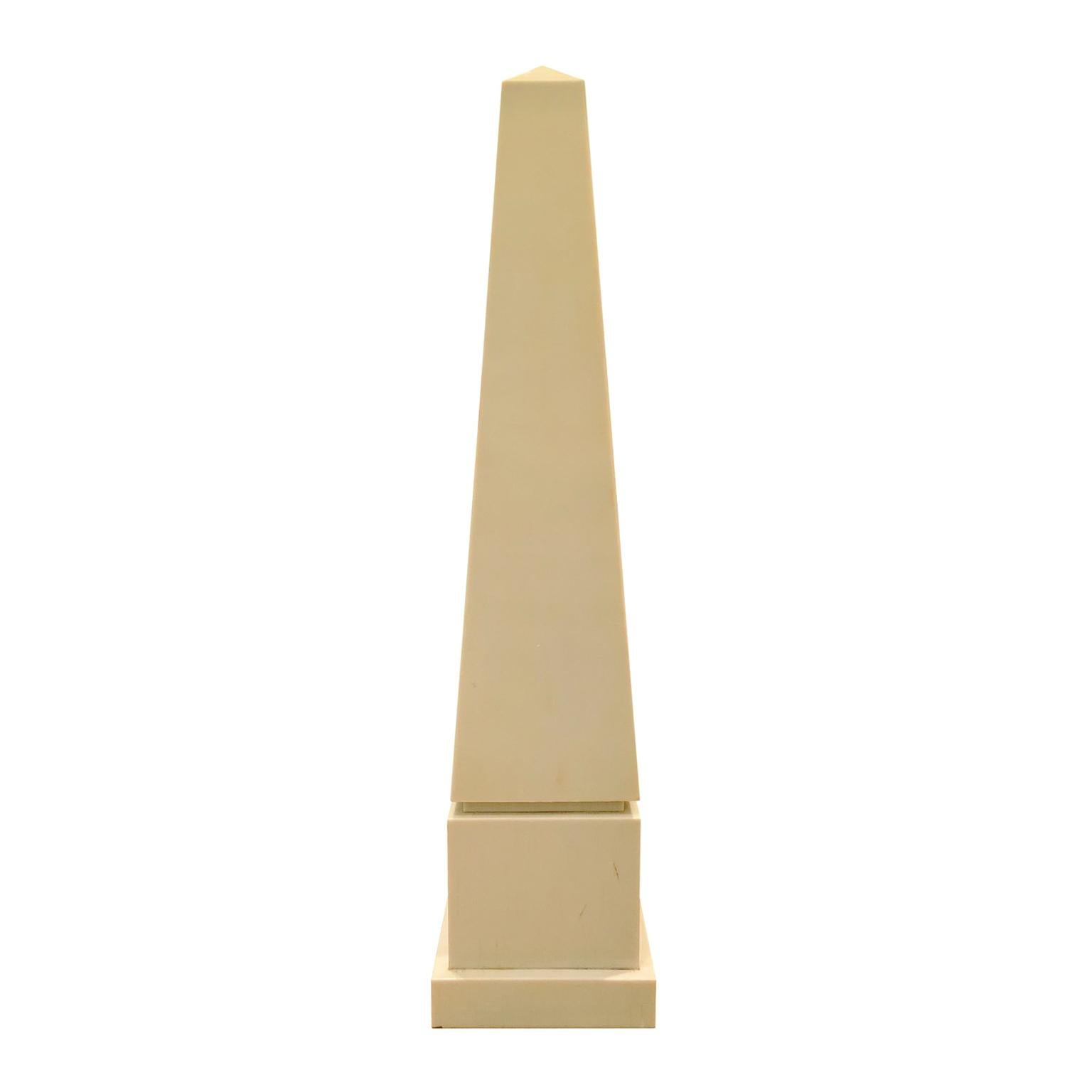 1970s Lacquered Obelisk in Antique White For Sale