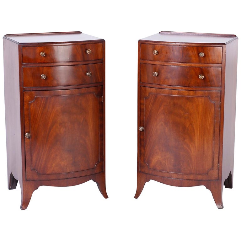 Pair of Style English Nightstands For Sale at 1stdibs