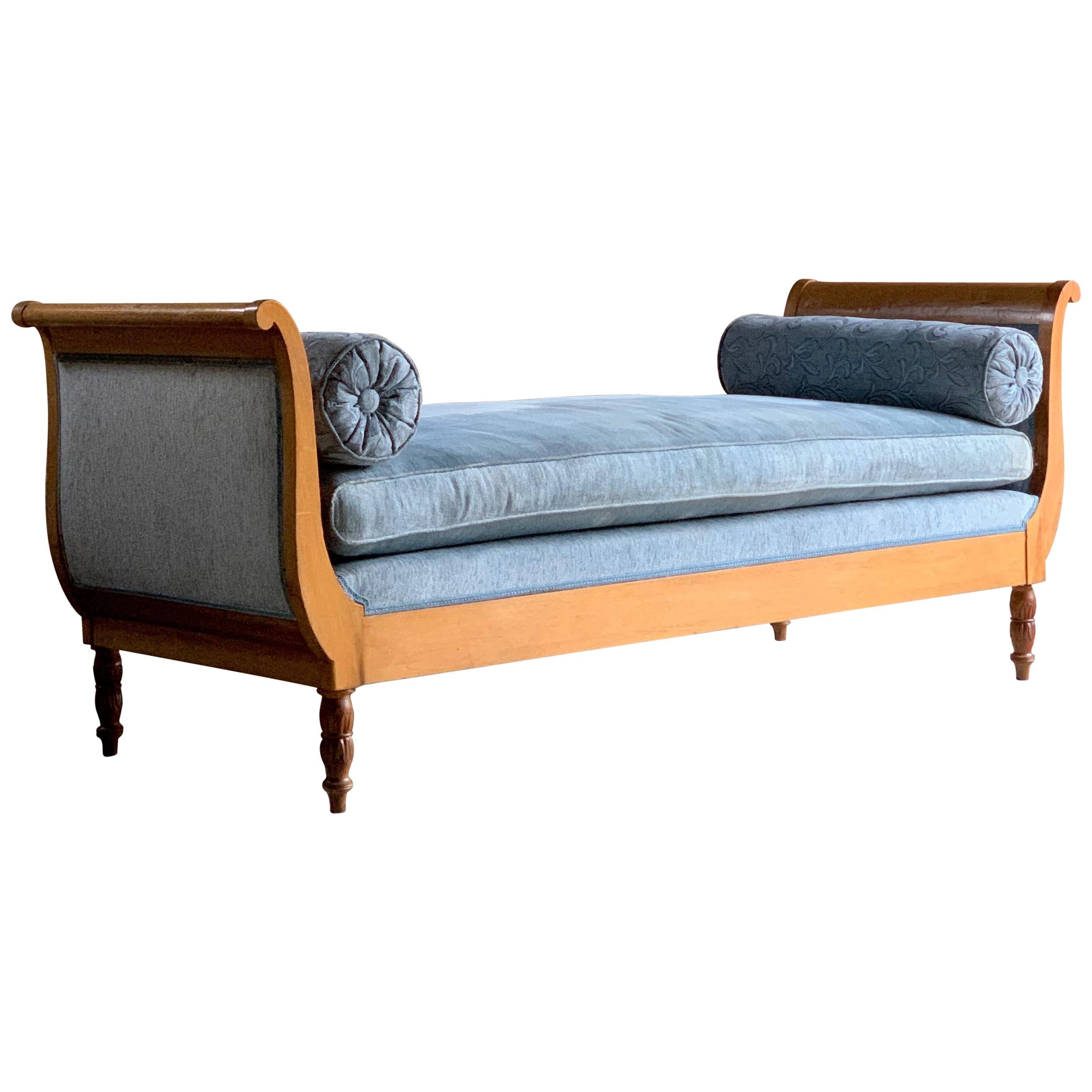 Antique Austrian Biedermeier Style Day Bed Chaise Longue, circa 1910