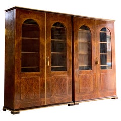 Tomaso Buzzi Pair of Burr Walnut Display Cabinets Bookcases, Italy, circa 1929