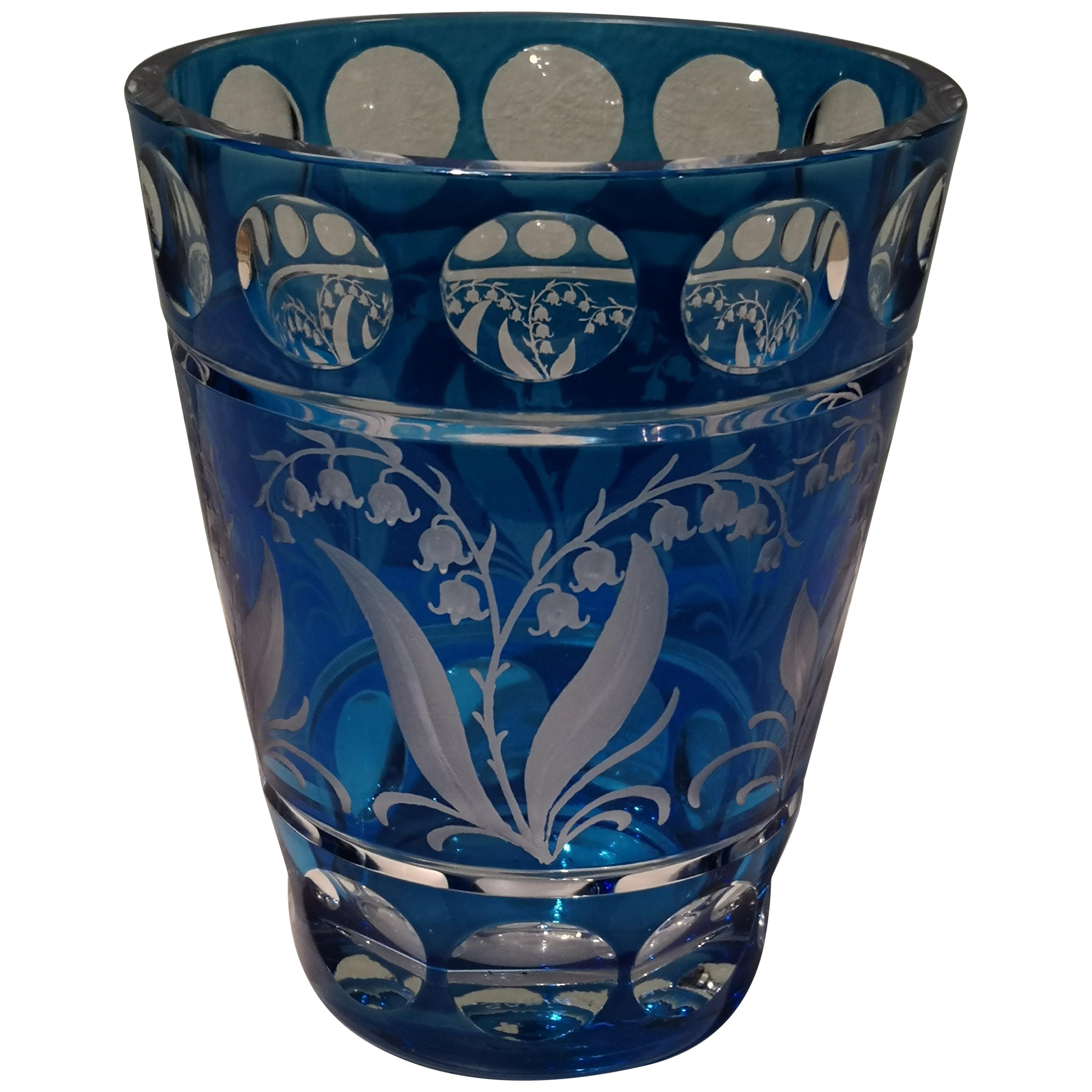 Vase im Landhausstil aus blauem Glas Lilie des Tales Dekor Sofina Boutique Kitzbühel im Angebot