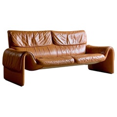 De Sede:: Schweiz Cognacfarbenes Ledersofa Design Nr. DS2011:: um 1980