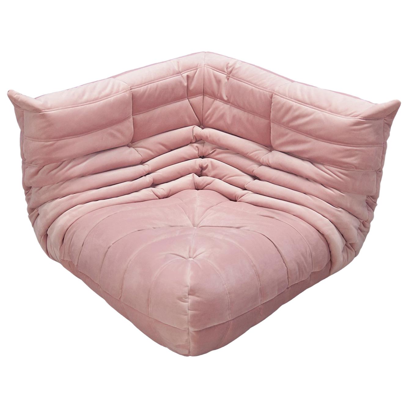Togo Corner Couch in Pink Velvet by Michel Ducaroy for Ligne Roset For Sale