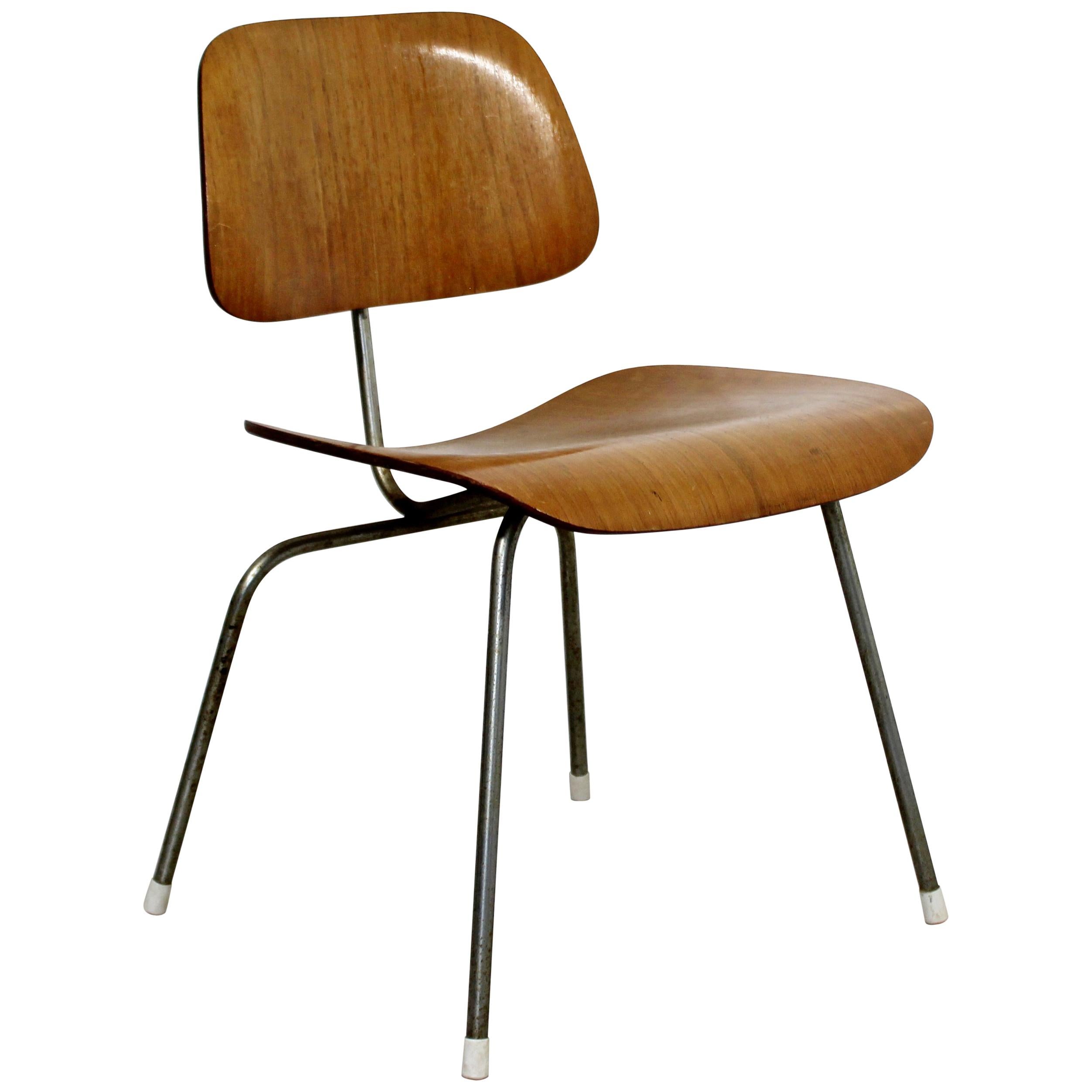 Mid-Century Modern Early Original Eames Herman Miller DCM Side Chair, 1950s
