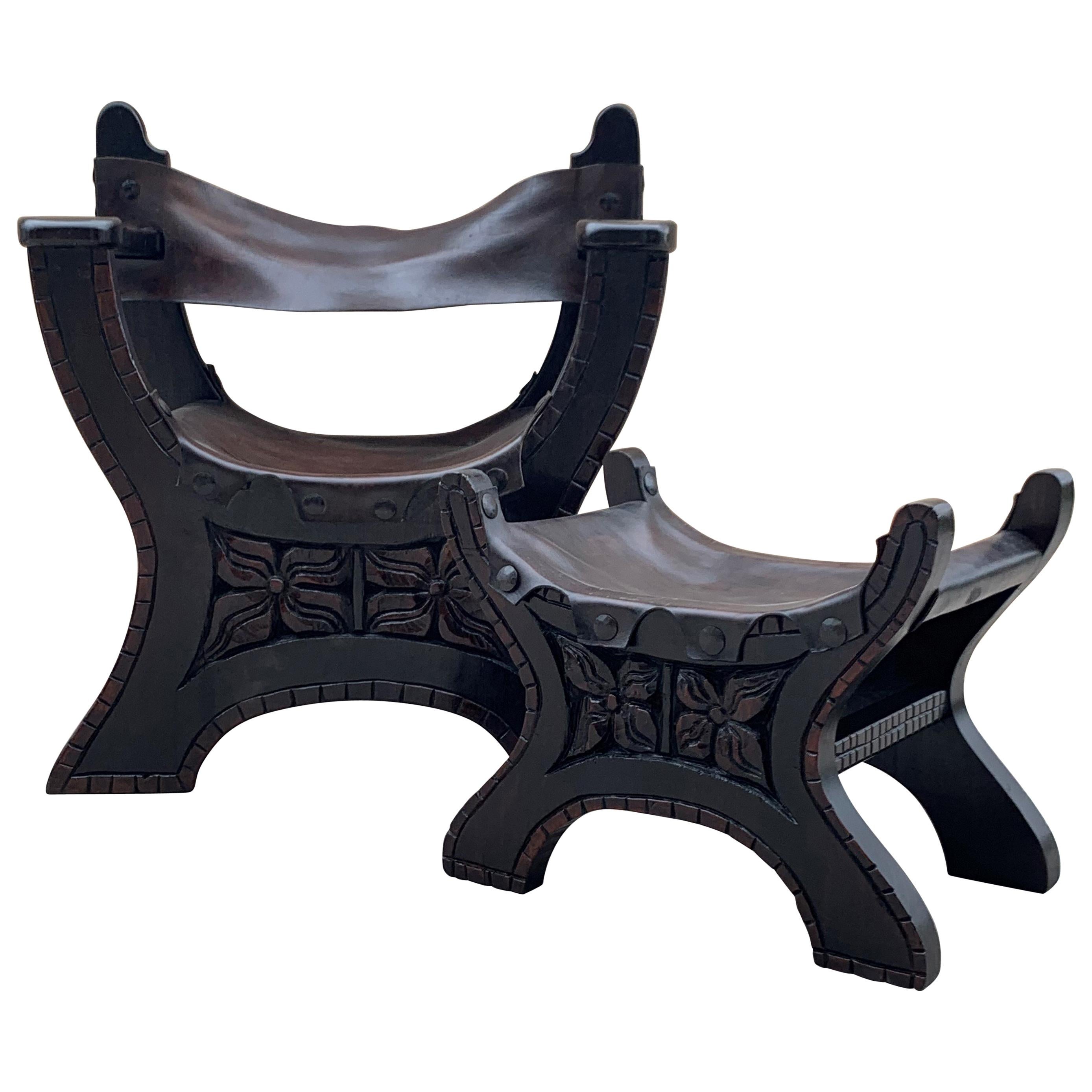 20th Century Pair of Carved Walnut Spanish Savonarola with Foot Rest