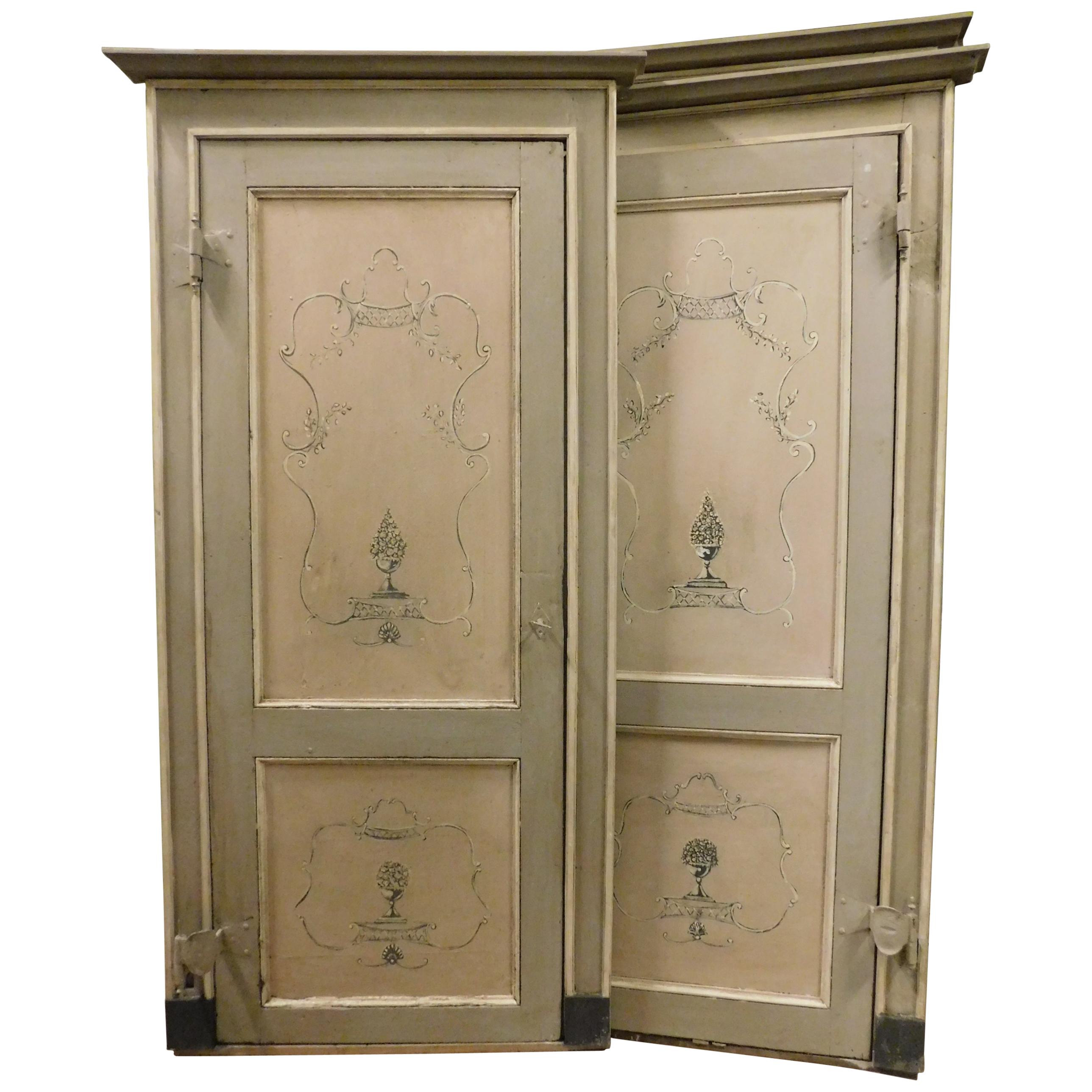 Antique 4 Equal Doors in Lacquered Wood Gray and Beige, Series from Italy, '700