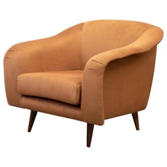 Paire de fauteuils "Curva":: Joaquim Tenreiro:: années 1960:: design brésilien du milieu du siècle dernier