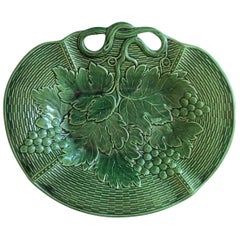 English Green Majolica Grapes Platter Davenport, circa 1800