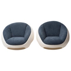 Vintage Pair of Fiberglass Lounge Chairs by Mario Sabot