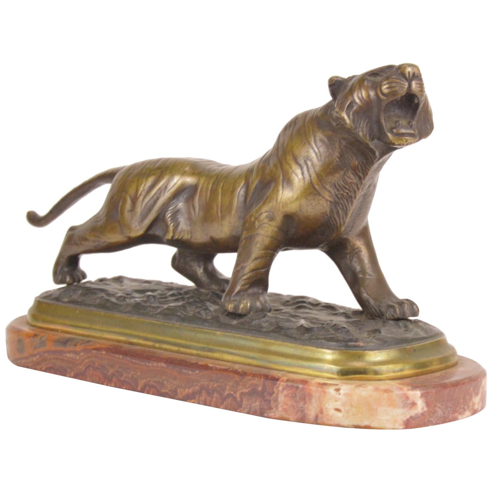Patinated Art Deco Bronze Sculpture Representing a Roaring Tiger, 20th Century