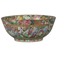 Antique Chinese Export Rose Mandarin Porcelain Bowl, circa 1820