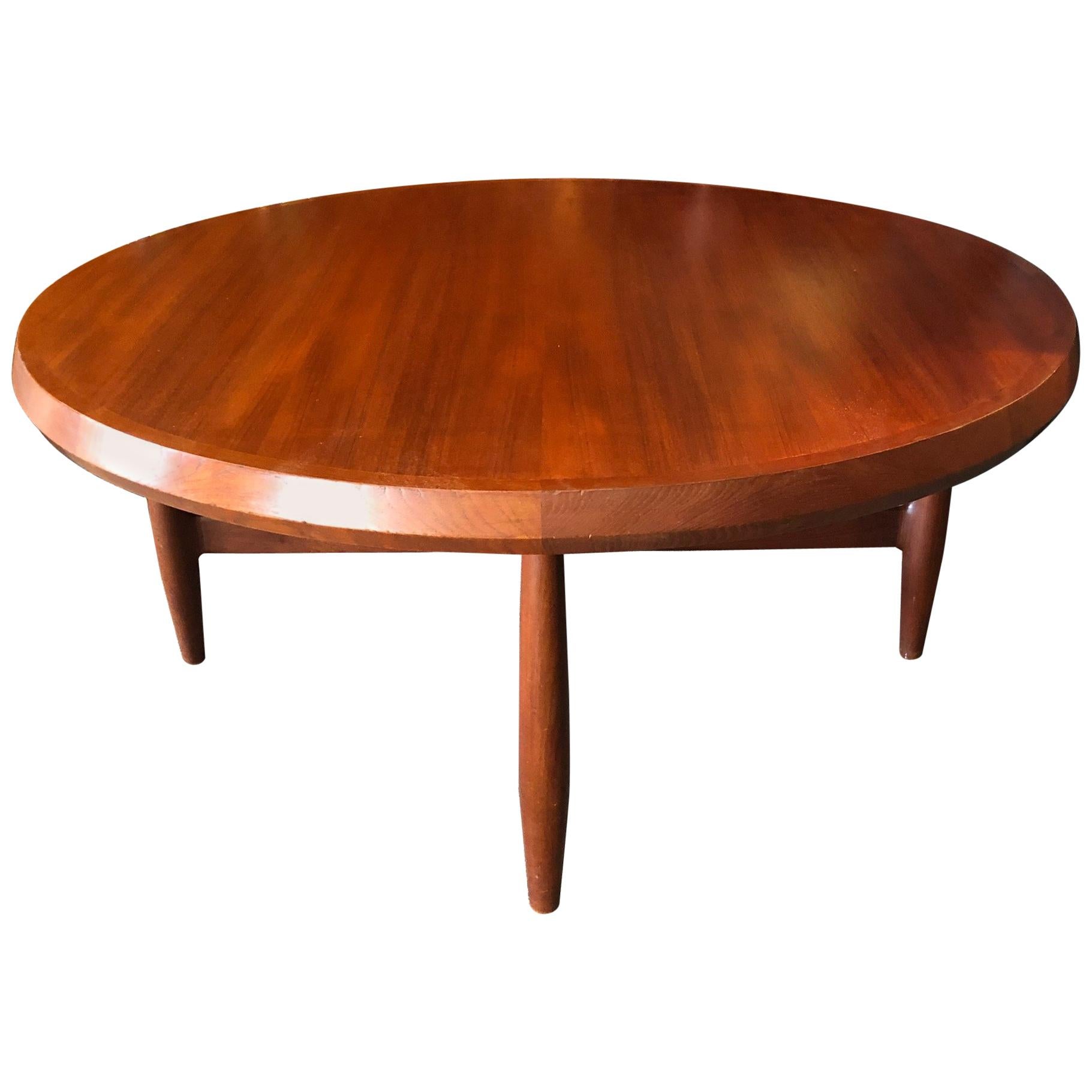 Coffee table with a sculptural base at 1stDibs