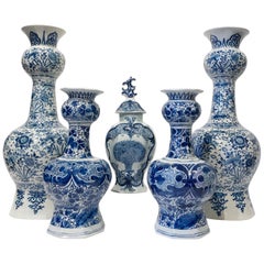 Sammlung holländischer Delfter Blau-Weiß-Vasen Mitte 18
