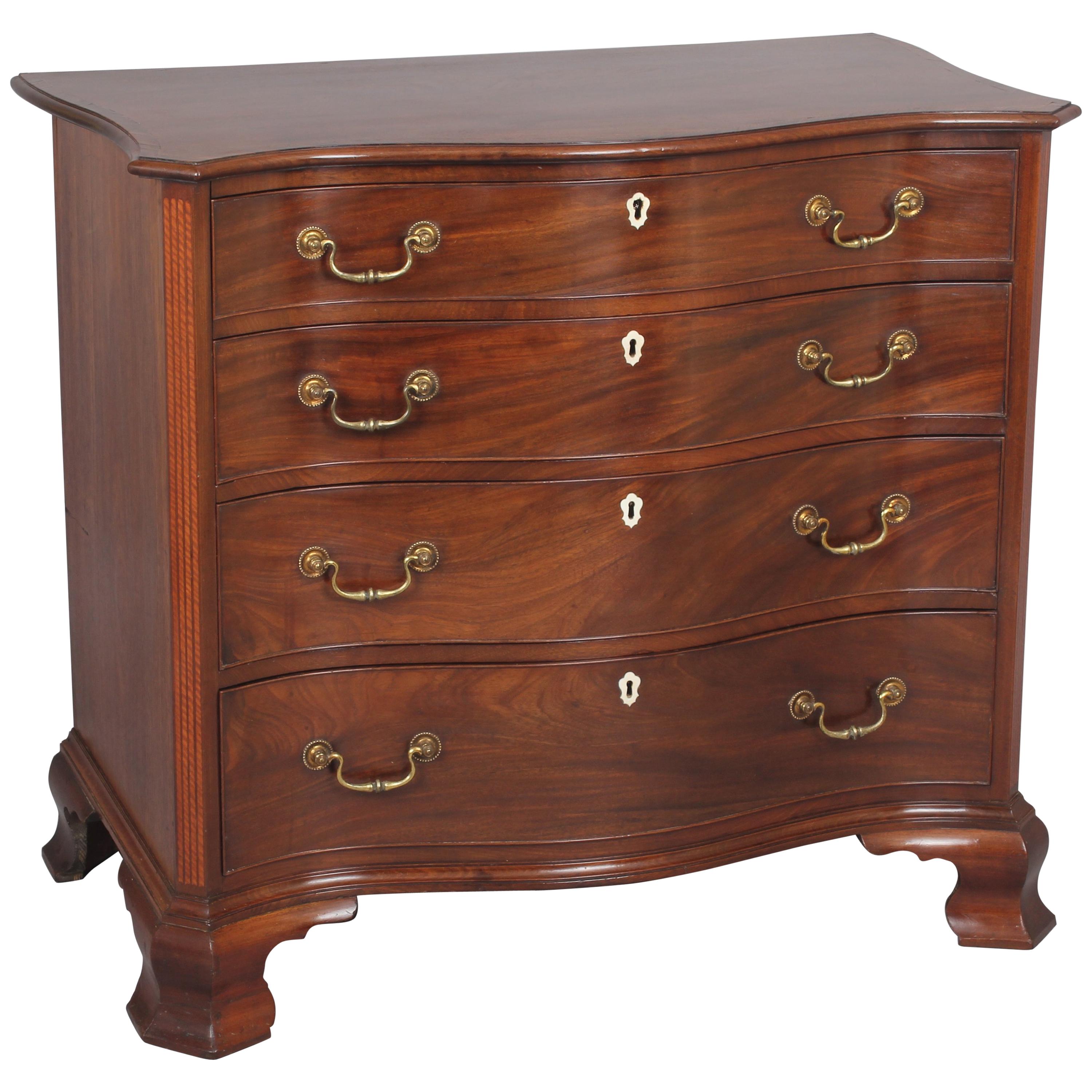Fine George III Period Mahogany Serpentine Dressing-Chest of Small Proportions im Angebot
