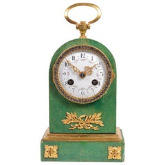 Pendule de cheminée en galuchat et bronze doré, vers 1900