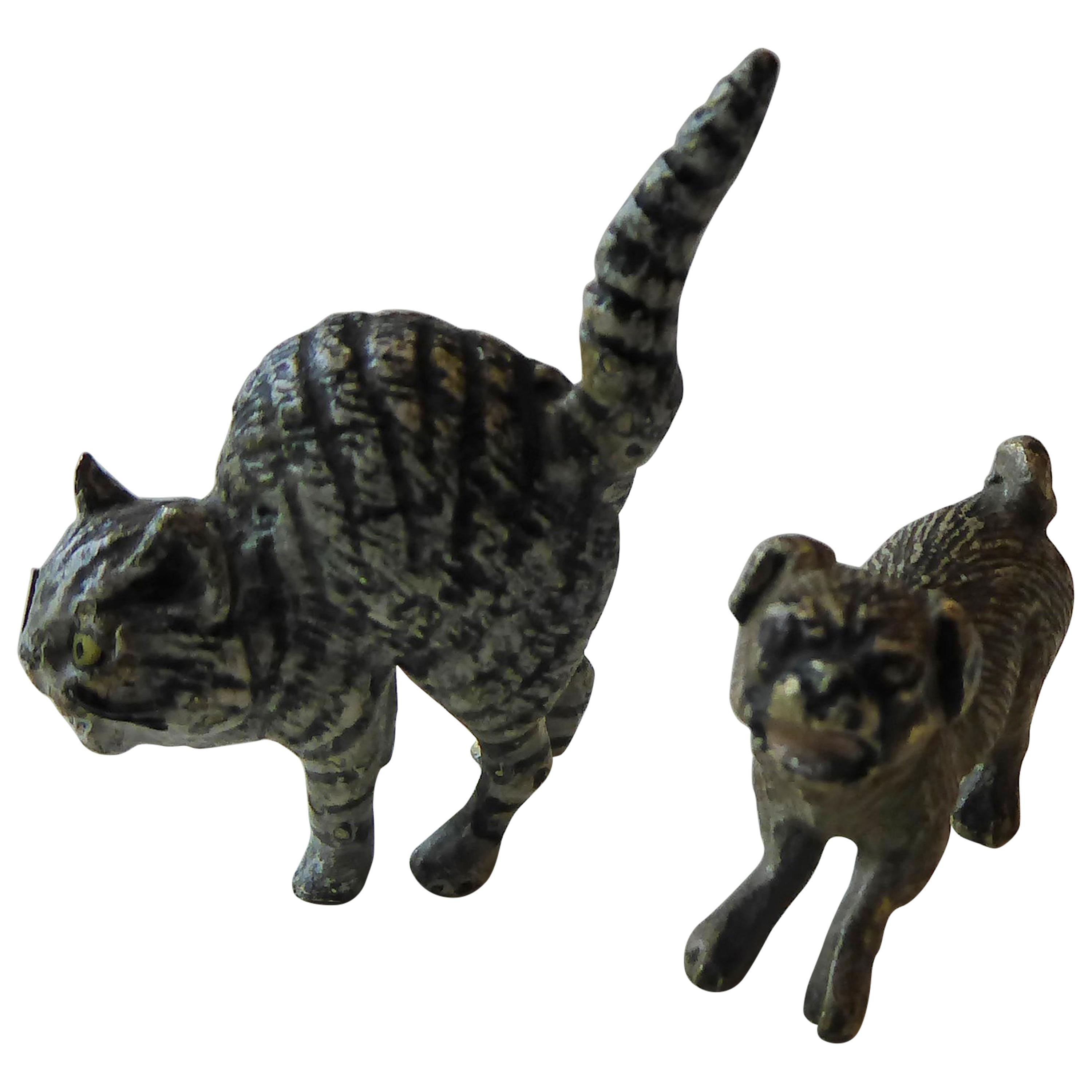 Antique Pair of Miniature Austrian Cold Painted Bronze Cat and Dog, circa 1900 For Sale