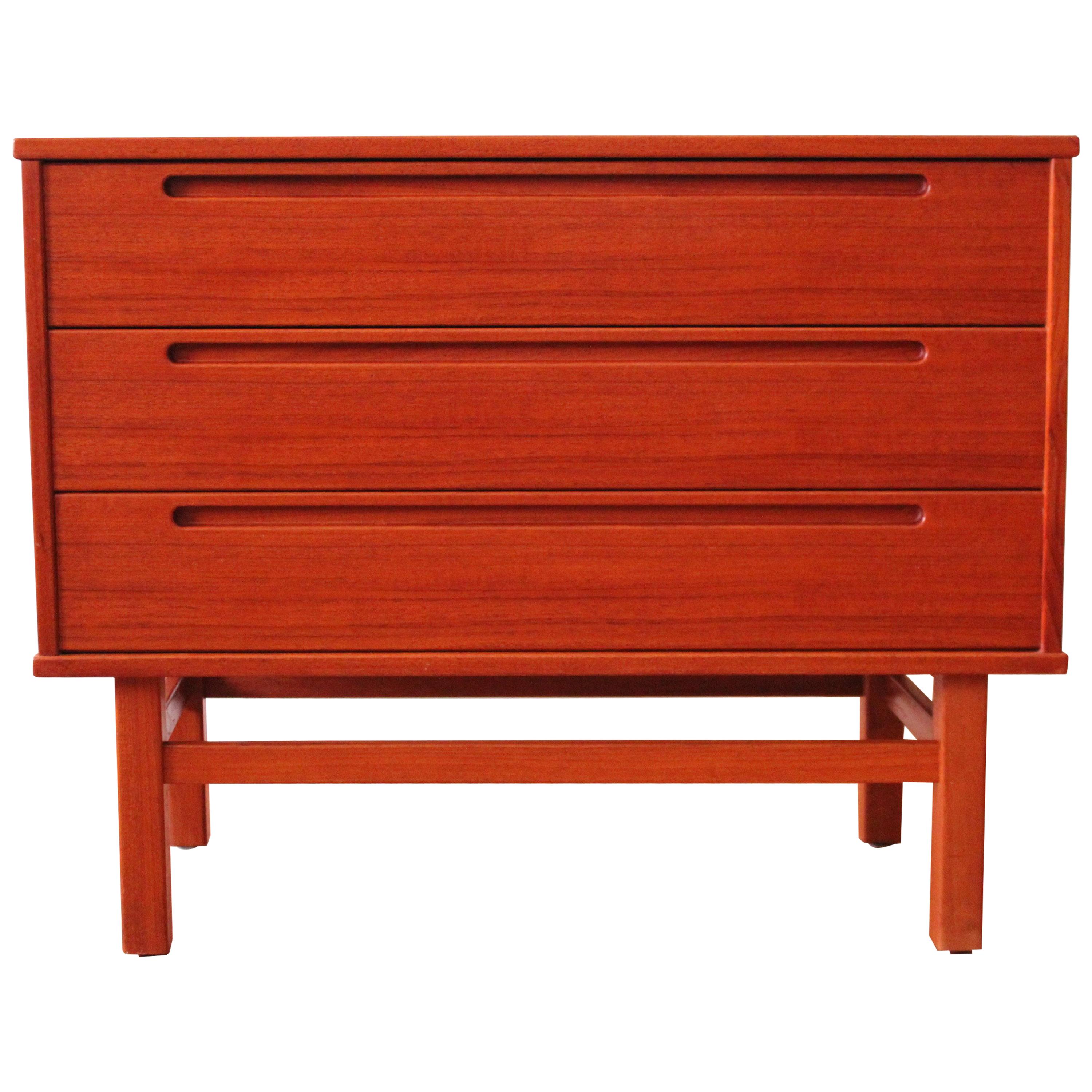 Niils Jonsson Mid-Century Modern Chest Dresser For Sale