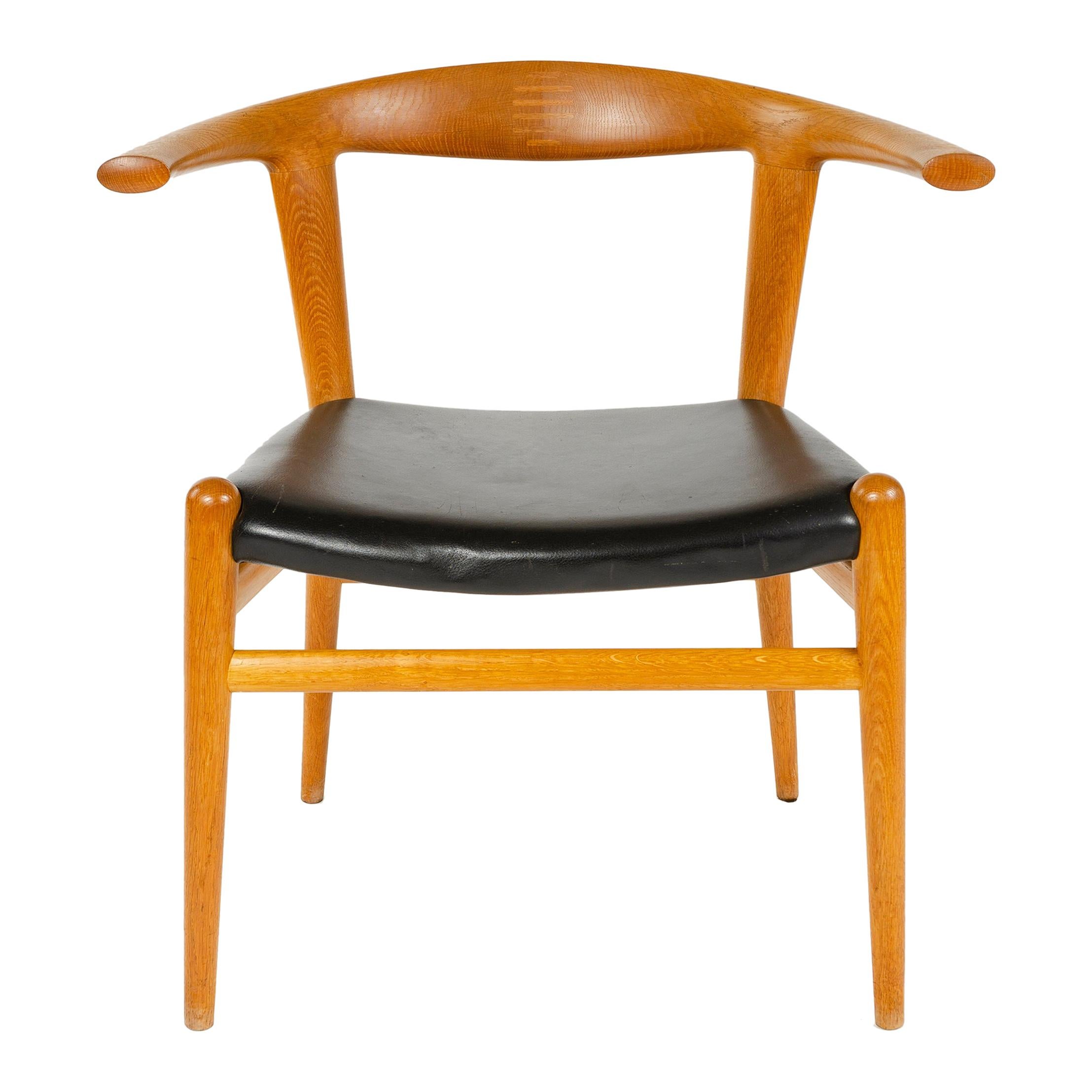 'Bullhorn' Chair by Hans Wegner For Sale