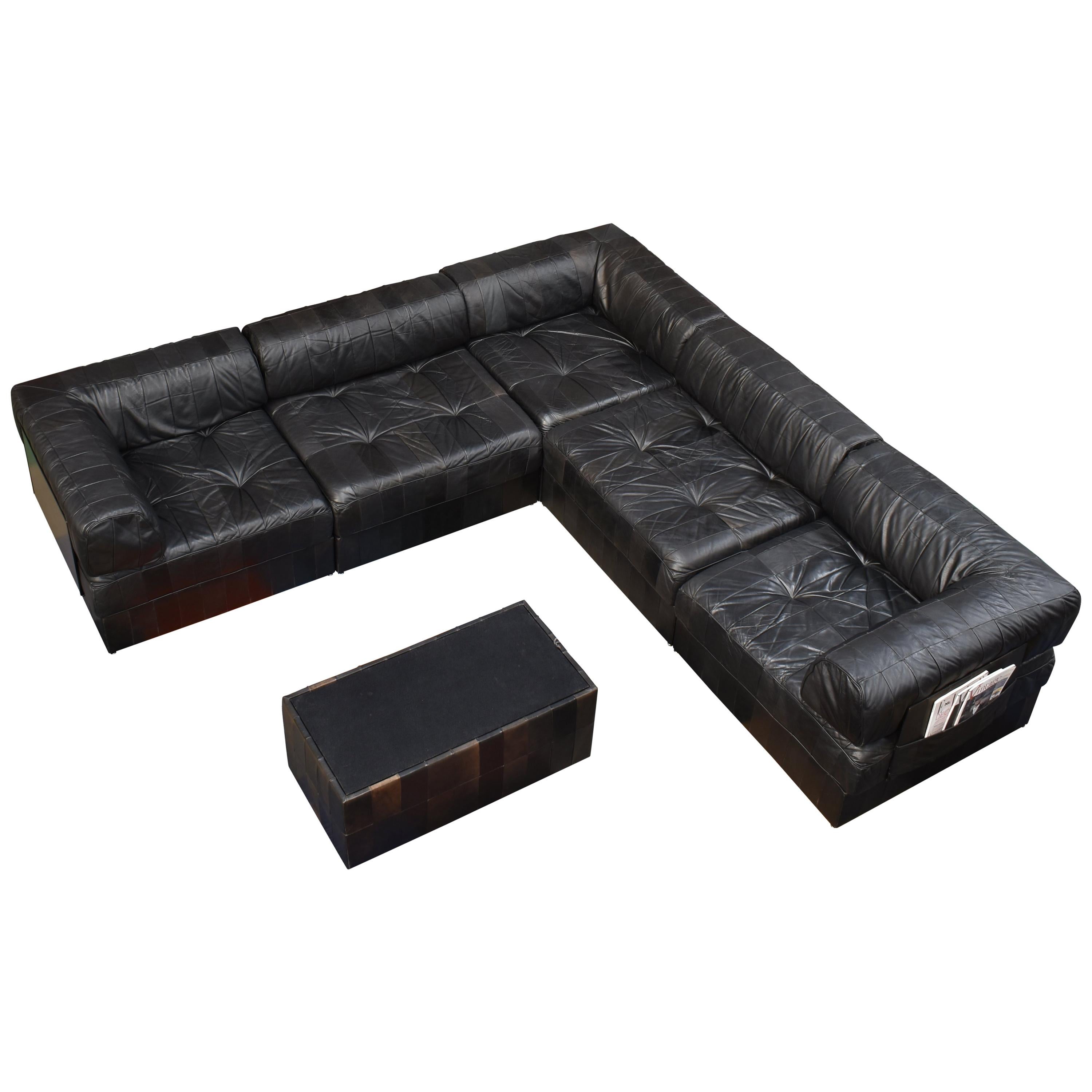 De Sede DS88 Sectional Patchwork Sofa in Black Leather, Switzerland, circa 1970